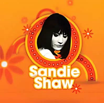 Une affiche promotionnelle de style rétro présentant le portrait de Sandie Shaw dans un design circulaire orange avec des éléments décoratifs.